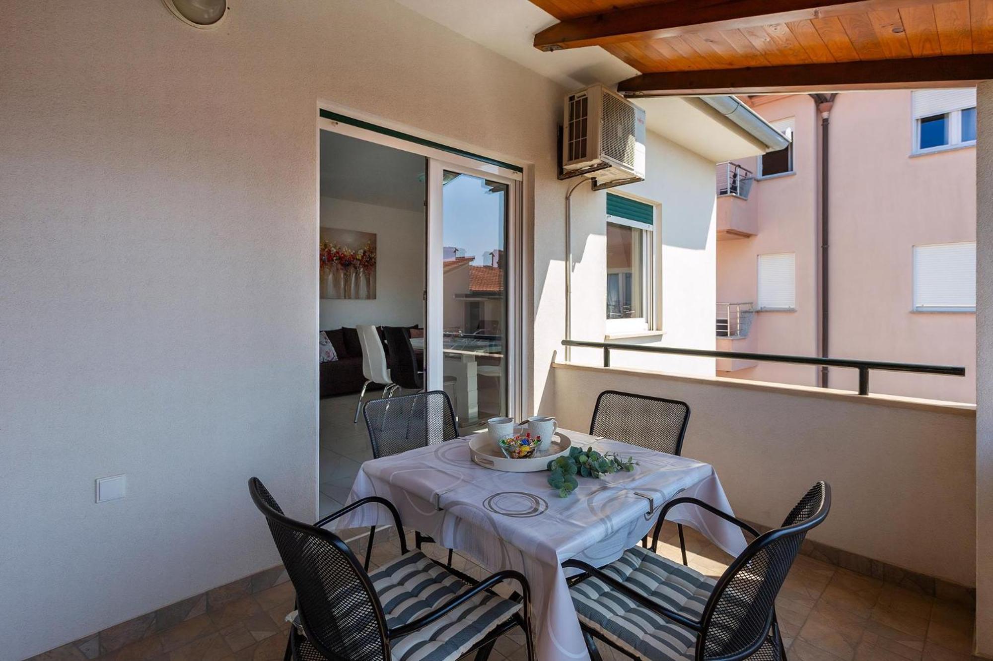 Apartment In Und Nah Am Pula